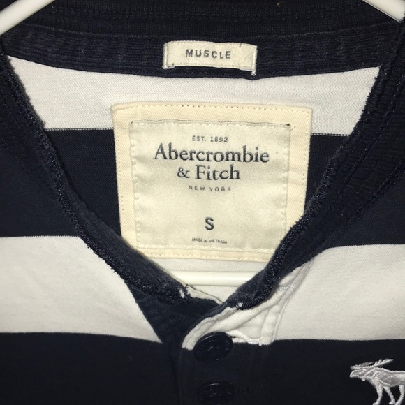 Abercrombie Long Sleeve - Picture 2 of 3